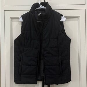New York & Company Black Puffer Vest Gilet Womens Size Medium.